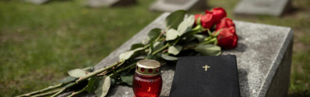 Погребник пред судом због спречавања сахрана и крађе донација