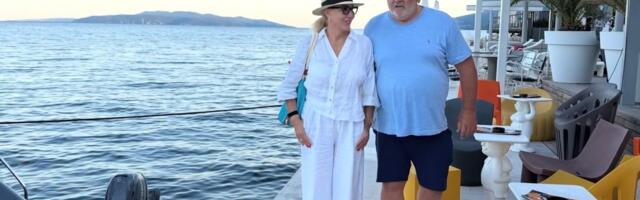 Brena i Boba jahtom skoro ušli u kafić: Svi u šoku gde su se usidrili
