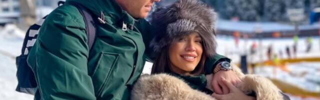 Marija Mikić OTKRILA POL BEBE: Pevačica sa fanovima podelila snimak koji je sve RAZNEŽIO, njihovoj SREĆI NEMA KRAJA! (VIDEO)