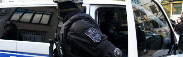 SKANDAL U ULCINJU Nastavnik osumnjičen da je polno uznemiravao učenicu (9) pušten da se brani sa slobode