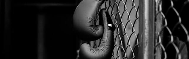 Bokser (27) umro 11 dana nakon što je nokautiran u ringu