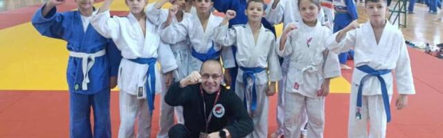 Mališani džudo kluba „Partizan Leskovac“ osvojili 6 medalja