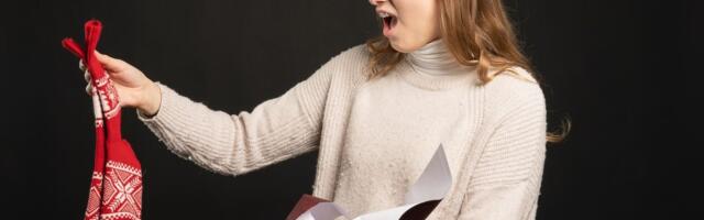 Muzej LOŠIH POKLONA otvoren u Kanadi: "Ovo je prilika da zablistaju, umesto da završe u ormaru"