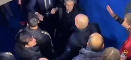 OPŠTI HAOS POSLE LUDOG DERBIJA! Žestok sukob u tunelu: Spaleti nasrnuo na sudiju! Besni Juve traži ostavku!