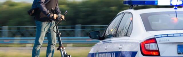 VOŽNJA NIJE IGRA! MUP ima važan apel za sve vozače električnih trotineta - OVO pravilo mnogi krše!