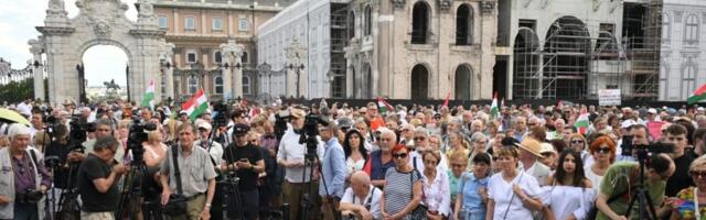 „Gospodine predsedniče, i Vi znate da je kraj, još nije kasno da se povučete“: Petar Mađar nakon protesta podrške „marionetama Orbana“
