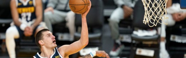 Jokić se igrao košarke i delio lopte bez gledanja, Pokuševski zagrejan za trojke na debiju (VIDEO)
