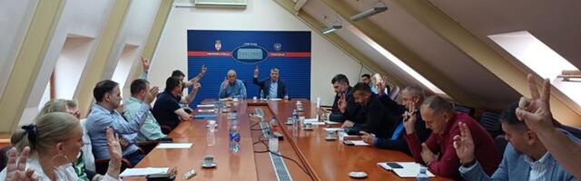 Zečević: u narednih 15 dana očekuju se obilne padavine, sa olujnim vetrom i gradom, dok vremenski uslovi ne dozvole, radiće se samo na prohodnosti puteva
