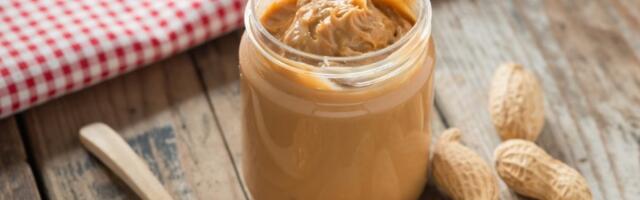 Napravite puter od kikirikija za samo jedan minut! Prste da poližeš (VIDEO)