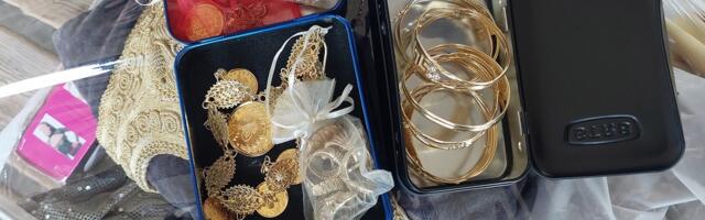 Sprečen pokušaj krijumčarenja pola kilograma zlatnog nakita preko Preševa FOTO