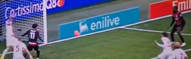 OBRUKAO SE ZA SVE PARE! Fudbaler Milana imao pred sobom prazan gol, pogledajte šta je uradio! (VIDEO)