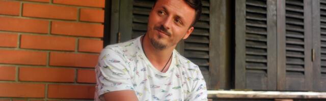 "Posle dužeg opiranja, TRGLA SAM SE!" Isplivali nepoznati detalji iz života OTETOG PEVAČA Daniela Kajmakoskog: Bivša supruga prošla AGONIJU nakon razvoda