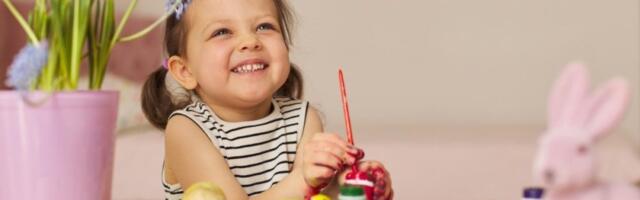 Hit za Vaskrs: 5 genijalnih trikova za farbanje jaja sa decom - biće najšarenija ikada