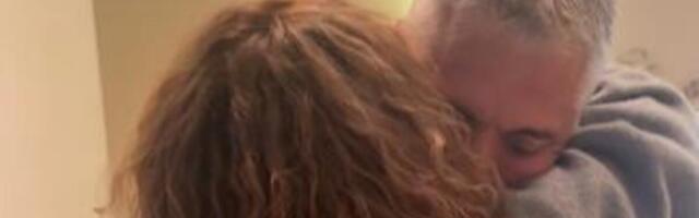 KOJA PEVAČICA JE UHVAĆENA U STANU ČEDE JOVANOVIĆ? Pojavila se na vratila, pa mu PALA U ZAGRLJAJ - SNIMAK ODJEKNUO