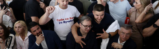 Срби са КиМ у Опланићима дочекали председника Вучића