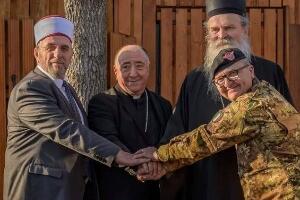 Командант Кфора подстиче верске лидере на КиМ на међурелигијски дијалог