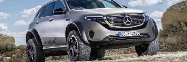Mercedes EQC prelazi preko svih prepreka