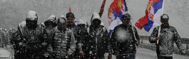 Vučić ponosan na lojaliste, podelio slike pešačenja kroz mećavu (FOTO)