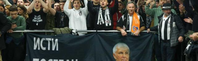 GROBARI ČEKAJU ŽOCA NA AERODROMU: Trofejni trener na letu za Beograd