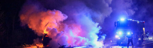 Haos kod Sava centra: Zapalio se automobil, saobraćaj u zastoju