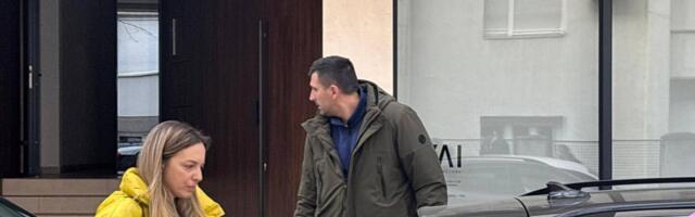 Prve fotografije Milka Bjelice nakon drame na Vračaru: Uslikali smo košarkaša sa porodicom ispred zgrade u kojoj se desila nezgoda