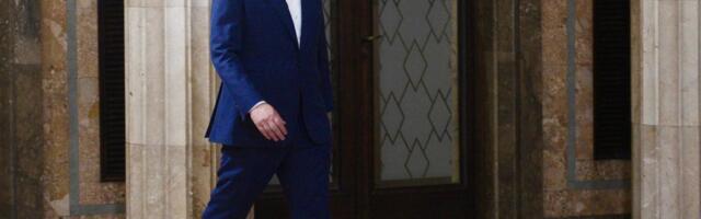 VUČIĆ SUTRA NA PRIJEMU POVODOM DODELE UGOVORA O RADU DIPLOMCIMA MEDICINSKIH FAKULTETA: Prijem u 11 sati u Palati Srbija