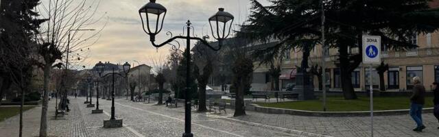 Zbor građana zahteva odgovore od vlasti u vezi sa klizalištem u centru grada