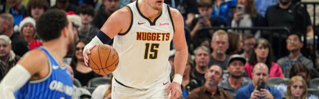 Fanovi Denver Nagetsa čestitali Novu godinu snimkom Nikole Jokića dok lumpuje u kafani /VIDEO/