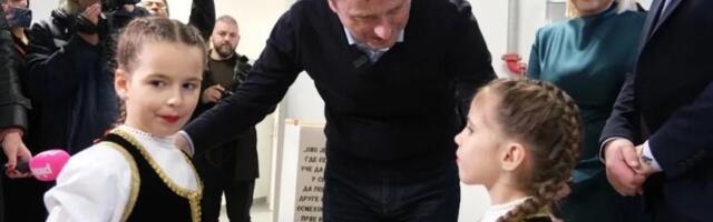 REZULTAT INICIJATIVE PREDSEDNIKA DRŽAVE: Glišić: Mališani će imati najbolje uslove za svoje obrazovanje i stasavanje u renovinarnoj PU u Obrežu