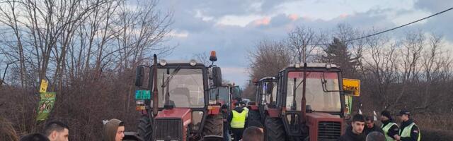 U toku blokada puta u Resniku