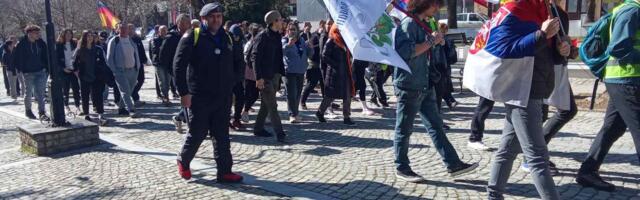 Studenti i građani iz Vranja krenuli put Bujanovca