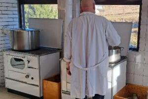 Запослени у ПЈП Полицијској бригади Београд помогли рад народних кухиња на КиМ