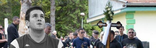OTKRIVAMO: Dve NAJVAŽNIJE osobe iz života Dragana Labovića nisu bile na sahrani!