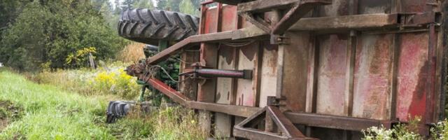 Teška nesreća kod Blaca: Vozač traktora u teškom stanju, vozač auta pobegao