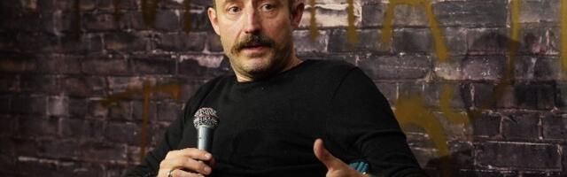 "Prvi put sam probao alkohol a 12 godina": Nikola Đuričko u američkom podkastu o odrastanju u Srbiji (VIDEO)