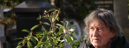 Muzičar doživeo peh usred snimanja emisije - Voditeljka nije znala kako da reaguje (VIDEO)