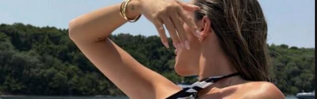Ćerka našeg pevača mami uzdahe: Bikini se usekao, grudi vire iz proreza, zapalila mreže vrućom slikom sa jahte