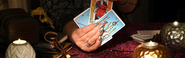 SVAKI ZNAK IMA SVOJU KARTU BUDUĆNOSTI: Saznajte šta vas čeka u poslu i ljubavi, evo šta vam otkriva tarot horoskop za jun