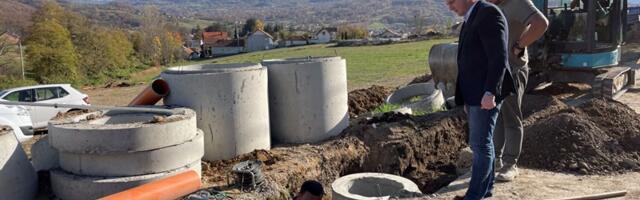 Ковачевић обишао радове на изградњи канализације у Месној заједници Велереч