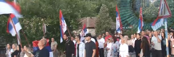 Skandal u Vranju: „Jumko“ i „Komrad“ platili prevozniku za prevoz kontramitingaša do Vranjske Banje i nazad
