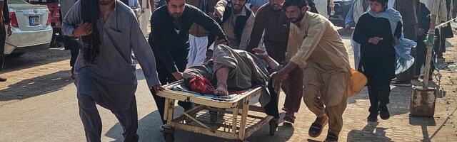 Bombaš samoubica u Pakistanu ubio 11 vojnika i dete, potom ubijeno 12 talibana