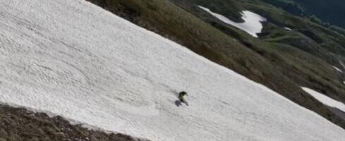 VIDELI SKIJAŠA U JUNU!? Neverovatan prizor sa planine u Srbiji ostavio mnoge bez teksta! (VIDEO)