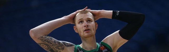Aron Vajt blizu potpisa sa Crvenom zvezdom