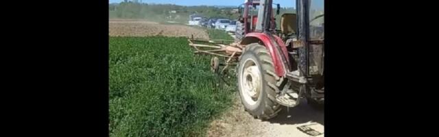 Meštani traktorima opkolili vozilo: "Rade za Rio Tinto i Behtel" (VIDEO)