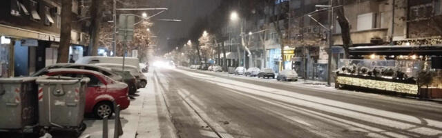 VEJE SNEG U BEOGRADU Zabelela se prestonica u večernjim časovima (VIDEO)