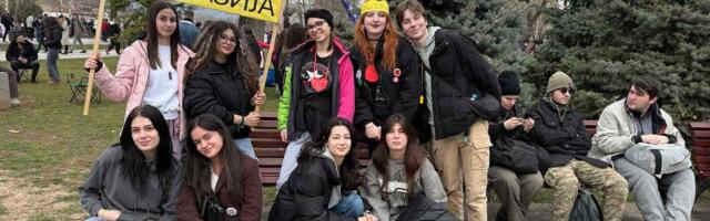 Maturnti Druge kragujevačke gimnazije i dalje u blokadi