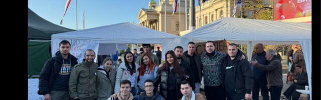 Studenti iz Niša tvrde da su dvojica njihovih kolega privedena ispred Doma narodne skupštine