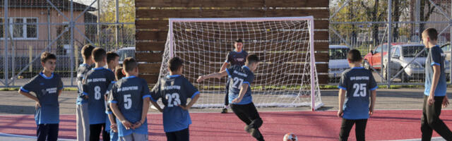 "Солидарност за Косово" обновила спортски терен у Добротину на Косову и Метохији