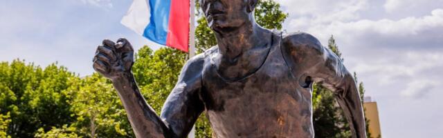 Otkriven spomenik Jovanu Mikiću Spartaku u Subotici