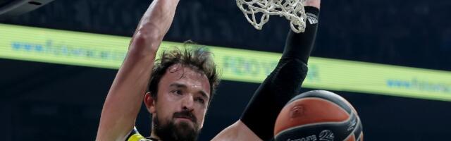 Fenerbahče vratio centra posle godinu dana